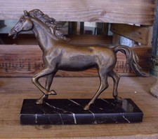 SCHREIBTISCH STATUE AUF SOCKEL