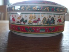 MAEBATA Große Porzellandose 16 cm Weihnachtsporzellan