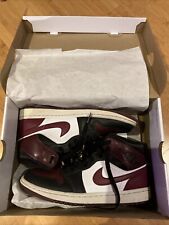 Nike Air Jordan 1 Retro Mid SE Rote Beete kastanienbraun gold Anhänger UK 3 4 5 