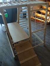 Klettergerüst mit Rutsche