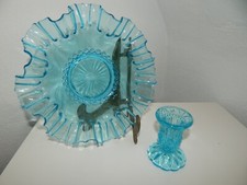 1 kleiner Kerzenleuchter antik Pressglas hell-blau Höhe 8 cm cm + Wellen-Schale