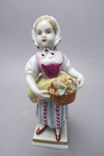 Sitzendorf Porzellan Figur Mädchen mit Blumen Korb Blumenmädchen handbemalt