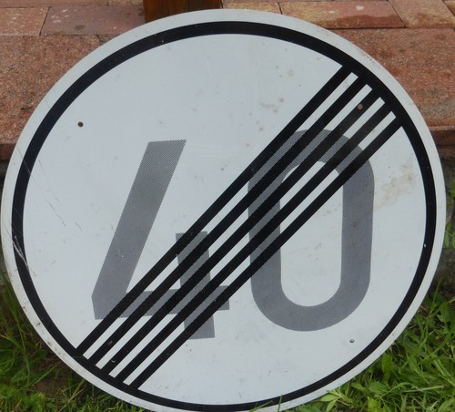 Altes verkehrsschild schild - verkehrsschild,