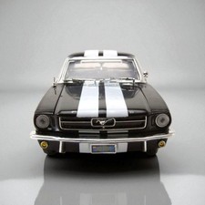 Ford Mustang Hardtop 1964 1/2 schwarz weiß Modellauto 1:18 Motormax