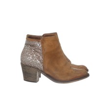 Bullboxer, Stiefeletten