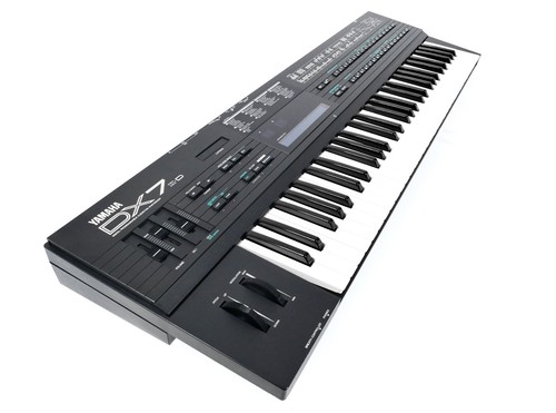 Yamaha dx7 classic fm - ii,