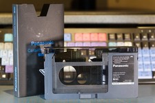 Original Panasonic Kassettenadapter  Adaptercassette VW-TCA7E S-VHS-C / VHS-C