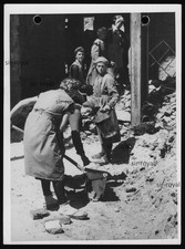 Trümmer-Frauen in Berlin - Pressefoto - Foto 13x18cm