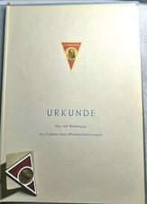 DDR Urkunde Oberstleutnant Abzeichen Diplom F. Engels Militärakademie Verleihung