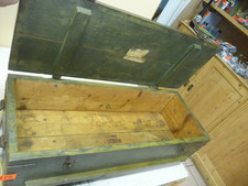 6178.    Alte Munitionskiste