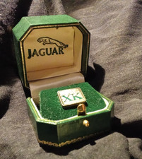 Jaguar XK 50 Years · Ansteck - Pin in Schmuckschatulle