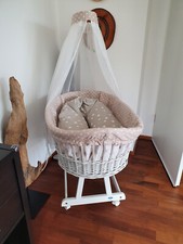 Stubenwagen der Marke Alvi mit Matratze und Nestchen in weiß / beige mit Sternen