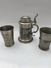 Zinn Krug mit zwei Becher schönes Sammlerstück - Top Zustand.