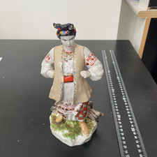 Porzellan Keramik Figur Frau Tracht Handbemalt Russisch Stempel 