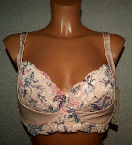 Triumph amourette charm - triumph,