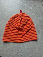 Rot ,Orange gestreifte Mütze