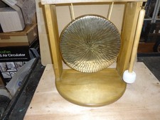 Ein großer Messing Gong.