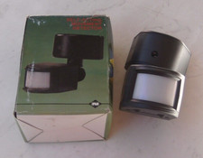 Bewegungssensor Bewegungsmelder Schwarz Außen Aufputzwandmontage Infrarot Sensor