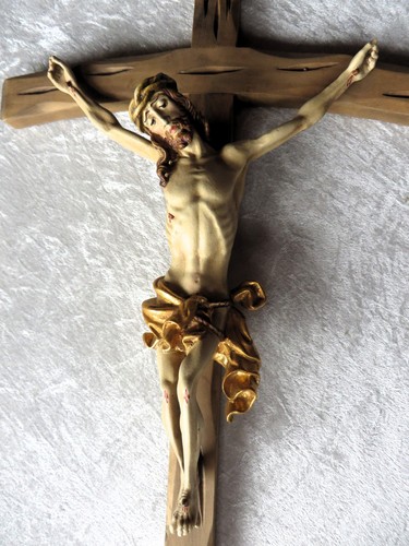 Geschnitztes holzkreuz - geschnitztes,