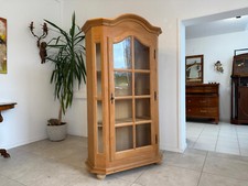 Bäuerlicher Vitrinenschrank