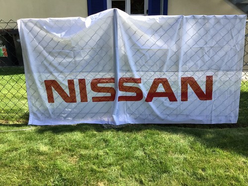 Fahne mit nissan - mit, logo