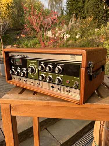 Roland space echo - space,