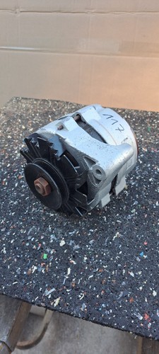 Regenerierte lichtmaschine - regenerierte,