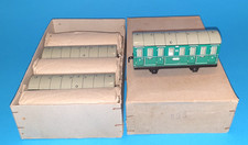  B0219729099 - Karl Bub ? Blech Personenwagen Händlerkarton 523 mit 6 Wagen Spur