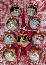 Weihnachtskugeln Und spitze