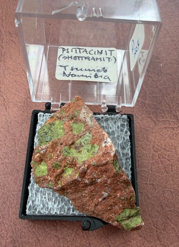Psittacinit mottramit - psittacinit,