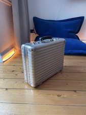 RIMOWA Classic Flight Attache