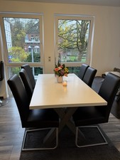 Ausziehbarer Esstisch