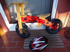 Laufrad aus Holz /Fahrradhelm 