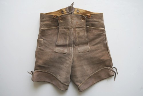 Lang für eine - , lederhose