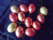 12x marmorierte Ostereier rot