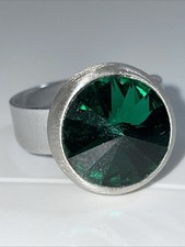 Ring,rund mit grünen Stein, verstellbar (kleiner/grösser),5.1g,D.-1.3cm,RG52