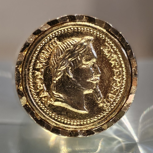 Goldfarbener siegelring mit - goldfarbener,