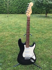 E-Gitarre Strat-Style Black Rosewood Chrome fridostrat Floating Tremolo