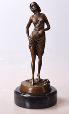 Bronze Statue Frau im Nachtkleid Kleid Nachthemd Bronzefigur