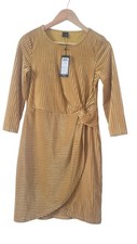 Kleid, Echte Mode, Farbe Gold.