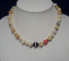 Collier aus gelbem Opal mit