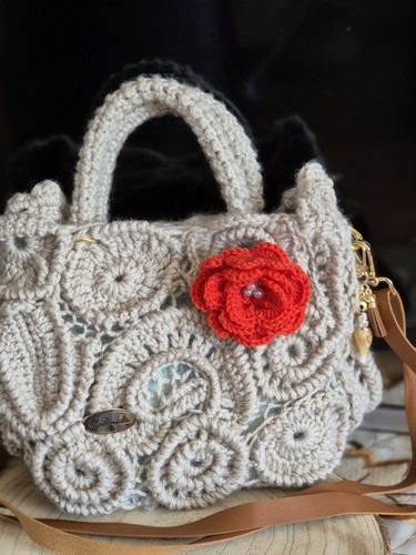 Selbst gehäkelte taschen - gehäkelte,