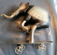 EXKLUSIV -- Elefanten auf dem Skateboard Kunst Figur Handarbeit Geschenk Vintage