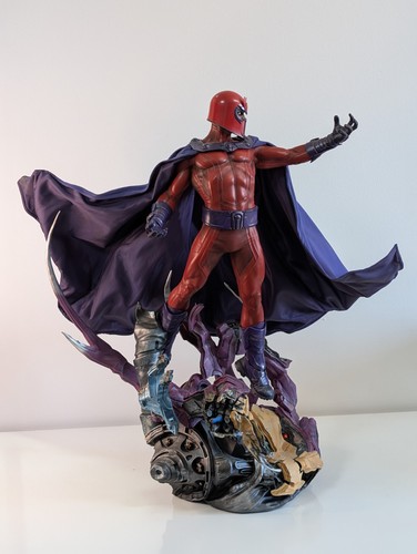 Sideshow magneto maquette - sideshow,