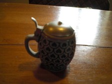 Kleiner Senftopf aus Steingut mit Zinndeckel Höhe 8 cm Wick Werke