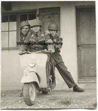 Z1112 Foto 50er Jahre Vespa