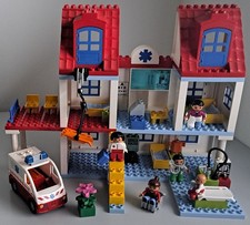 LEGO Duplo 5795 Großes Stadtkrankenhaus Hospital Set Figuren gebraucht ohne OVP