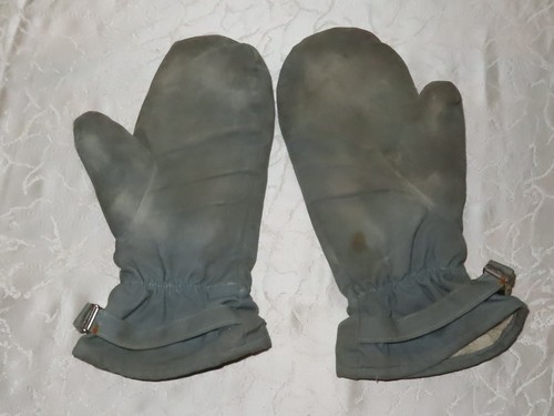 Paar feldgrüne handschuhe - paar,