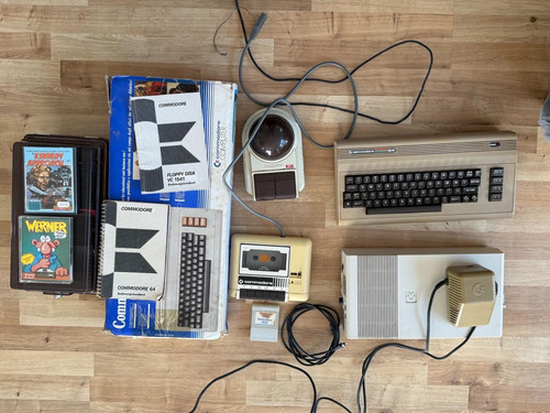 Commodore - , 64