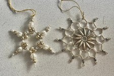 2 Sterne Wunderschöner Gablonzer Christbaumschmuck weiß gold silber Glasperlen